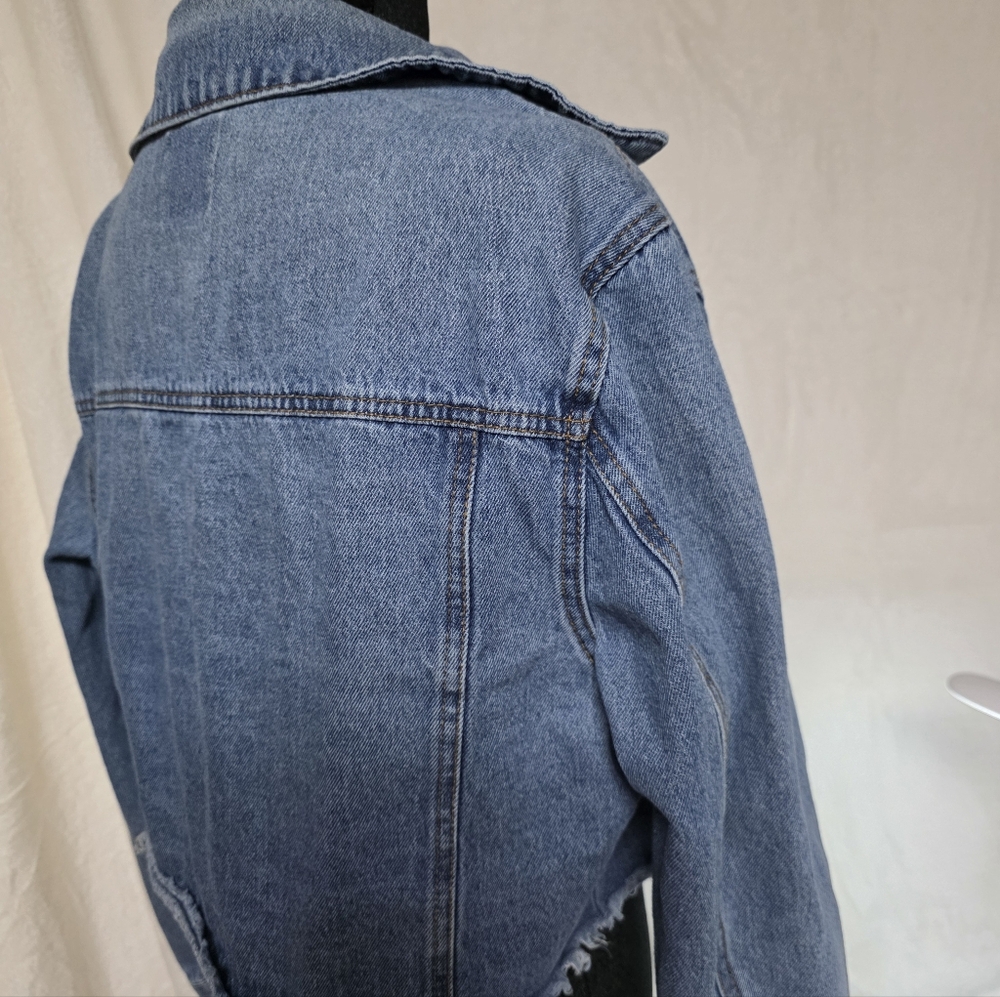 100% Cotton Love Tree Denim Jacket Size Medium Distressed Light Blue Button Up. - Picture 8 of 9